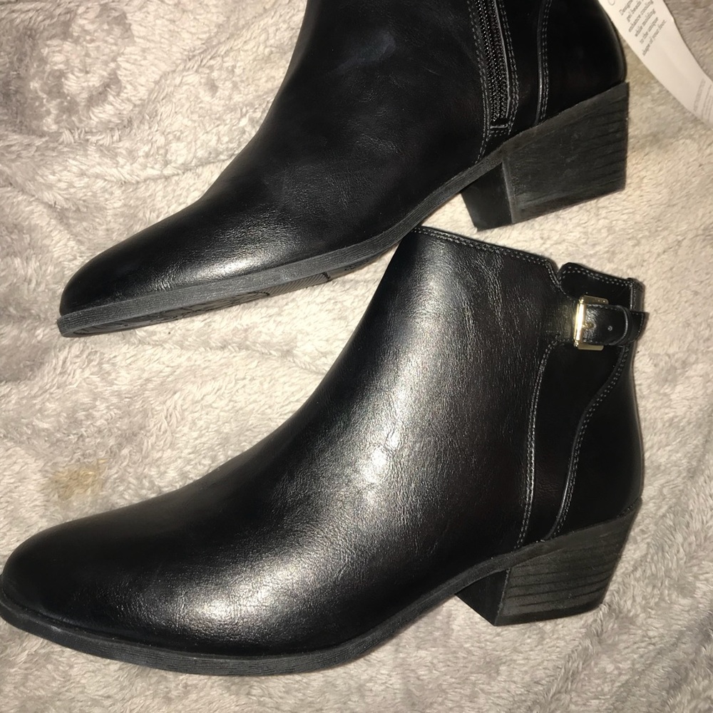 Dr. Scholl's black leather ankle boots